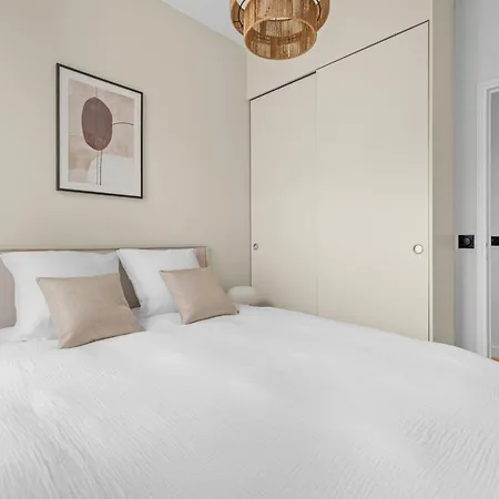 Lb Vacation I Renovated Min From And Palais 아파트